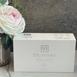 Truffle Night Eye Recovery Cream - White